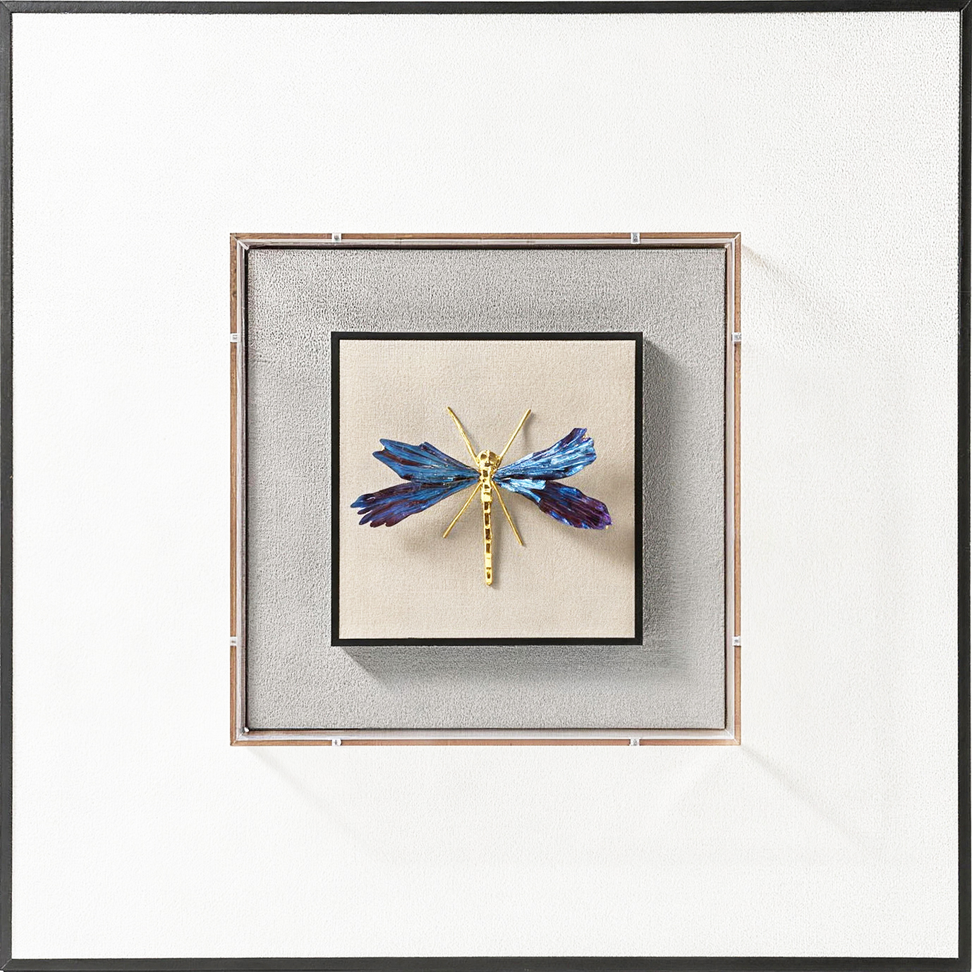 Brooch (B)